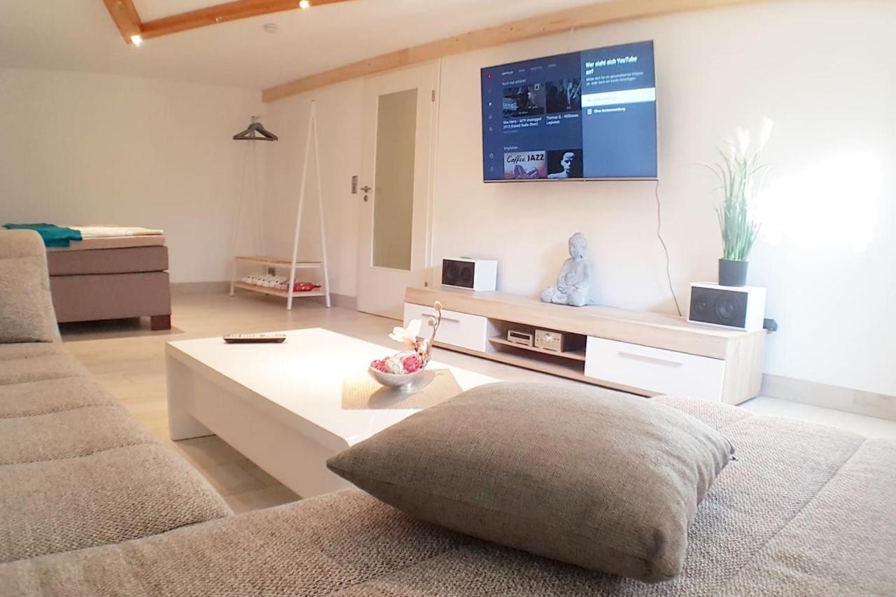 Mod. Wohnung mit Internet, Doppelbett,24h check in Schandelah Exterior foto