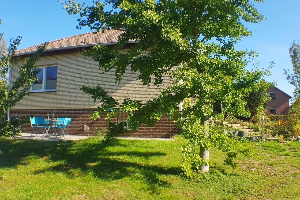 Mod. Wohnung mit Internet, Doppelbett,24h check in Schandelah Exterior foto